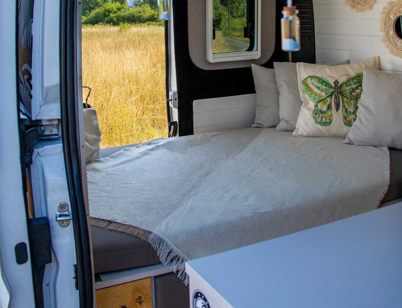 van bed